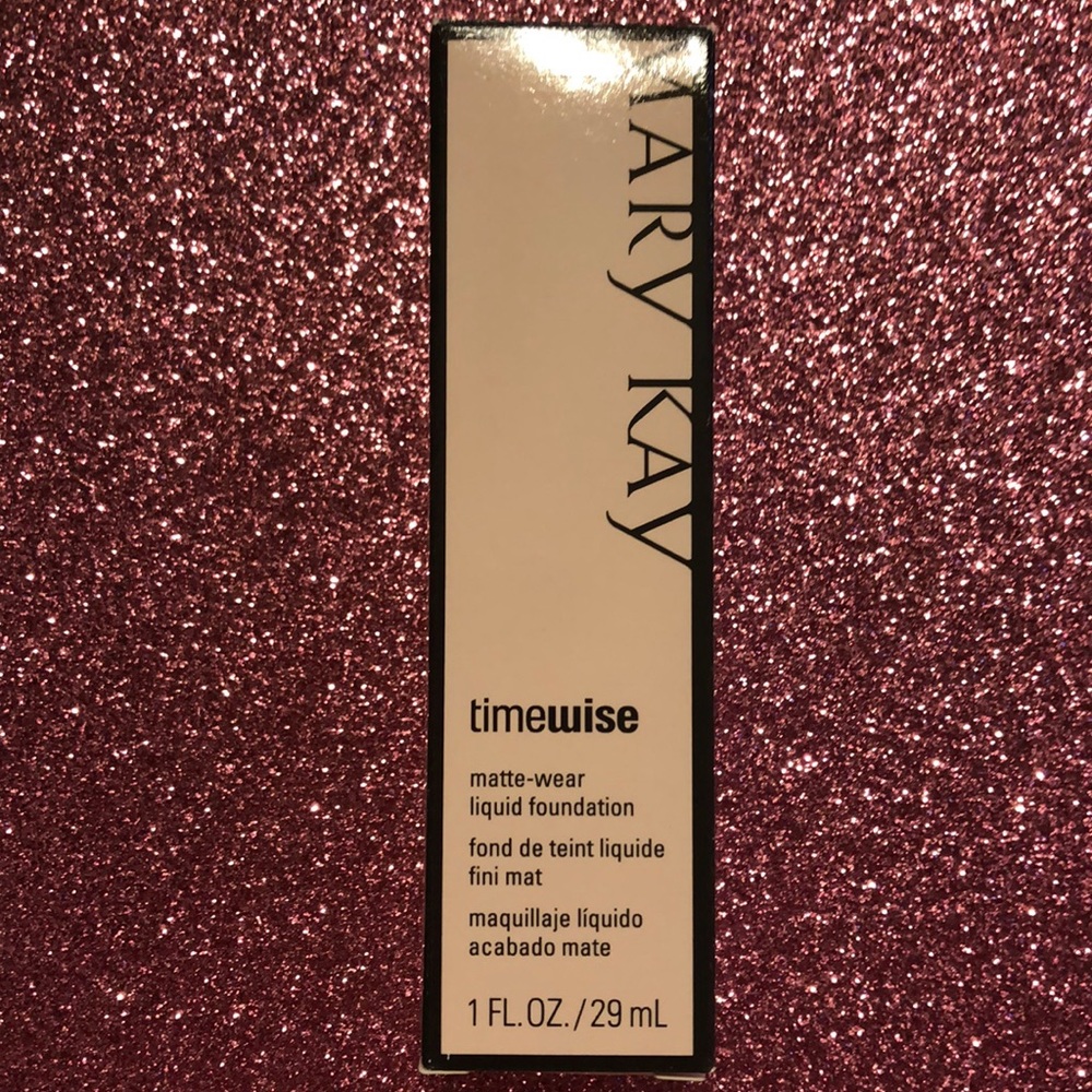 Timewise Matte-wear foundation Ivory 7 Mary Kay